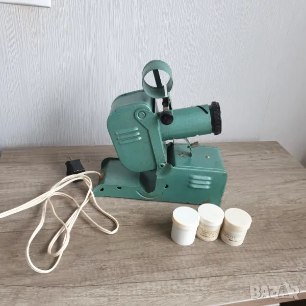 Прожекционен апарат с 3 бр. филмчета, снимка 1