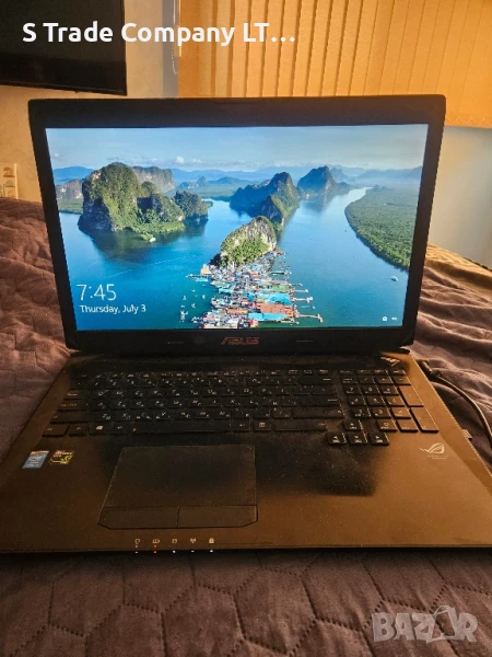 Asus rog republic of gamers лаптоп, снимка 1