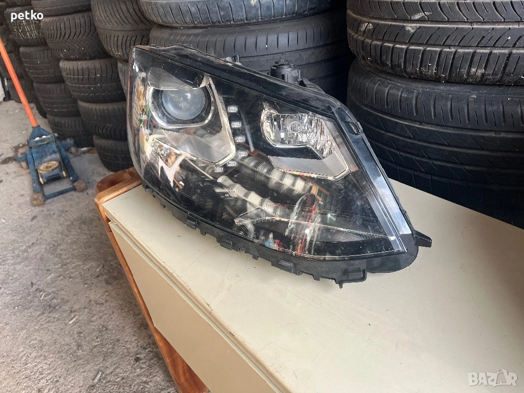Продавам десен фар за шаран би ксенон., снимка 1
