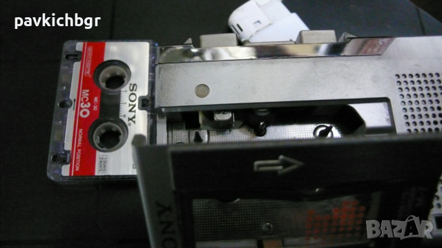 Мини джобен касетофон Sony, снимка 2 - Радиокасетофони, транзистори - 44619519