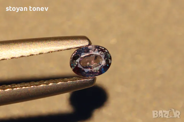 Александрит с величествена промяна на цвета - 0.135кт.! Сертификат!, снимка 5 - Други - 49957001