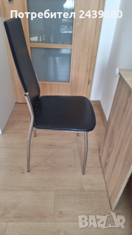 Стъклена трапезарна маса с 4 стола, снимка 4 - Маси - 51815936