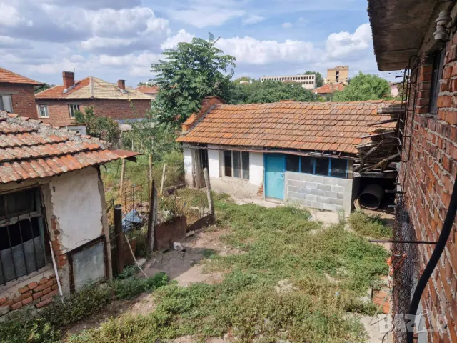 Продавам къща на два eтажа с гараж в с.Тенево, снимка 10 - Къщи - 48442901