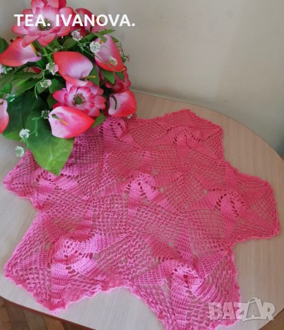 Ръчно плетени покривки и карета, снимка 9 - Покривки за маси - 34023943