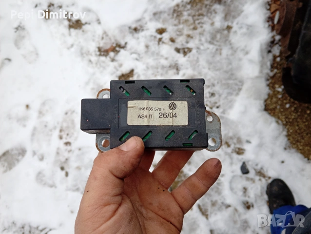 Антенен Усилвател Фолксваген Голф 5 VW Golf 5 1K6035570F, снимка 2 - Части - 53201407