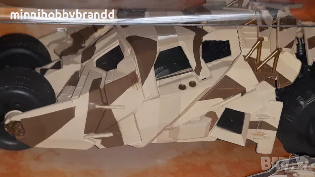 BATMAN BATMOBILE THE DARK KNIGHT 1.24  JADA TOP TOP  TOP  MODEL., снимка 7 - Колекции - 47675853