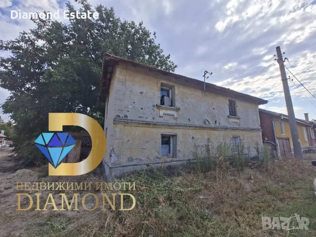 Двуетажна къща в село Езерово, общ. Първомай
