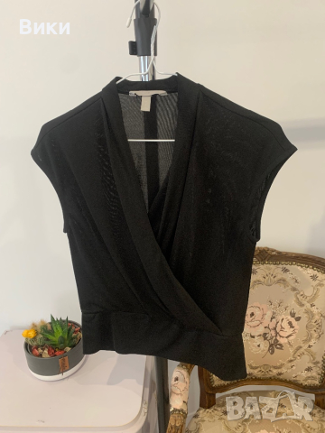 Елегантен топ S размер на H&M, снимка 2 - Корсети, бюстиета, топове - 44779413