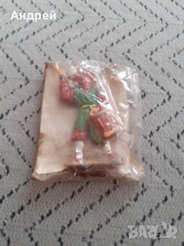 Стара оловна фигурка