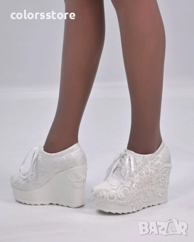 Обувки на платформа - бели - 2501 