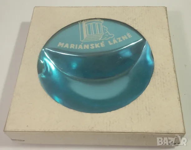 Син чешки пепелник Mariánské Lázně в кутийка