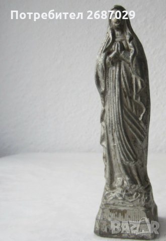 Стара молеща се фигура, Религия статуетка с надпис