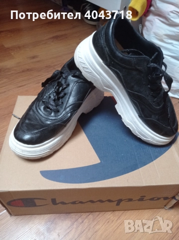 Дамски дрехи и обувки , снимка 6 - Комплекти - 52910262