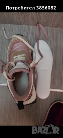 Дамски оригинални маратонки , снимка 4 - Маратонки - 53059522