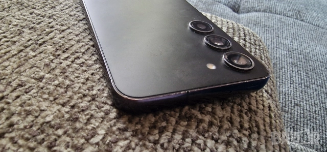 Продавам Samsung S23