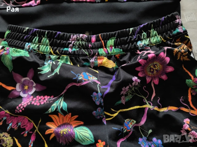 Дамски комплект Adidas Women's FLORAL Track + къси панталонки, снимка 13 - Комплекти - 50670492