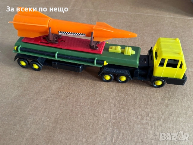 Старо детско соц камионче , ракетовоз ,  от 70-те години, Полша, снимка 7 - Антикварни и старинни предмети - 53922675