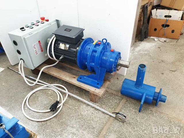 НОВ Мотор-редуктор 4 kW / 220V за сондажна машина + електрическо табло и водна глава