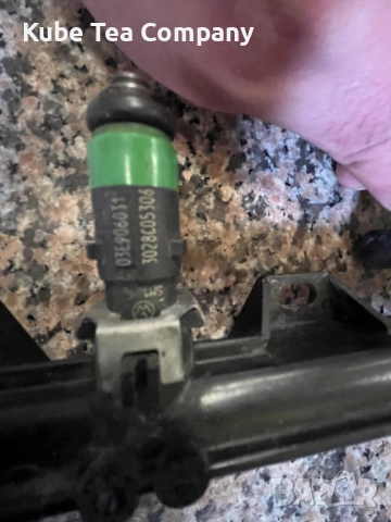 Бензинова рейка + дюзите за Volkswagen Polo Hatchback IV (10.2001 - 12.2005) 1.2 12V, 64 к.с., снимка 5 - Части - 52378014