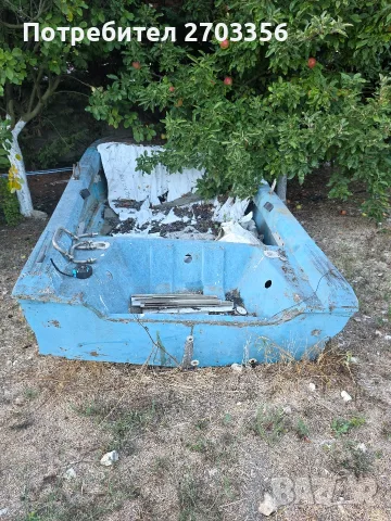Лонката е L 4.30 ×W 1.70 ,здрава ,няма пробито ,с двойно дъно.