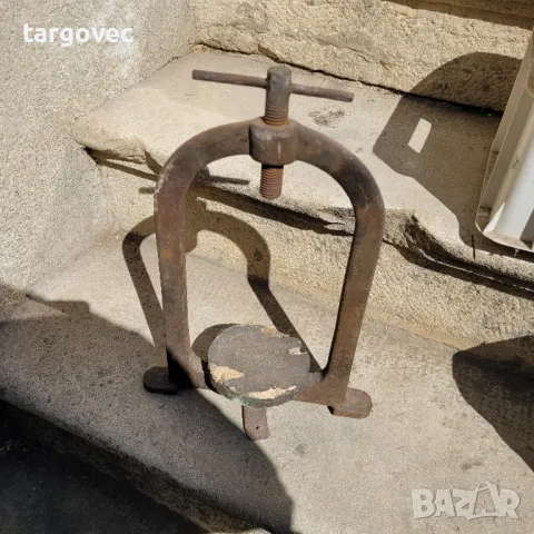 чугунена скоба отливка