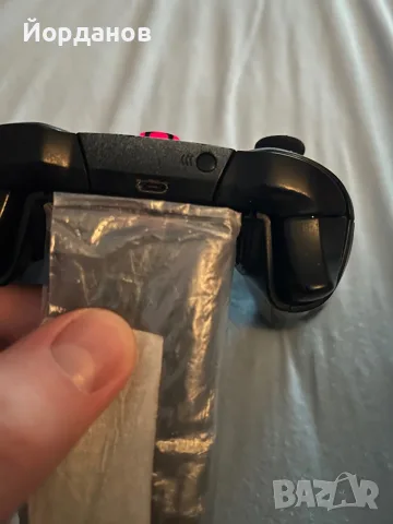 Джойстик за Xbox one + игра подарък, снимка 2 - Xbox конзоли - 52750996
