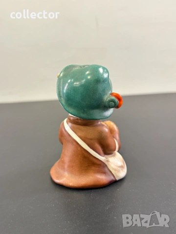 Порцеланова фигура касичка Goebel Hummel. №8089, снимка 4 - Антикварни и старинни предмети - 54191316