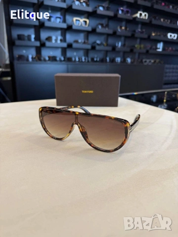 очила с черен обикновен калъф и ув защита tom ford celine prada Cartier , снимка 15 - Слънчеви и диоптрични очила - 53067950