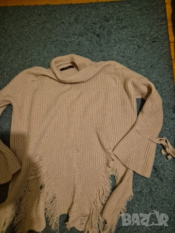 бежов пуловер с дупки Радис, снимка 4 - Блузи с дълъг ръкав и пуловери - 52515408