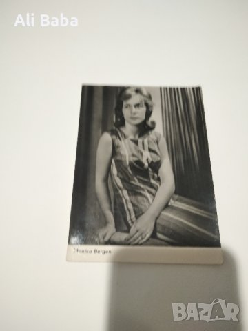Картичка/снимка германската актриса Моника Бърген 