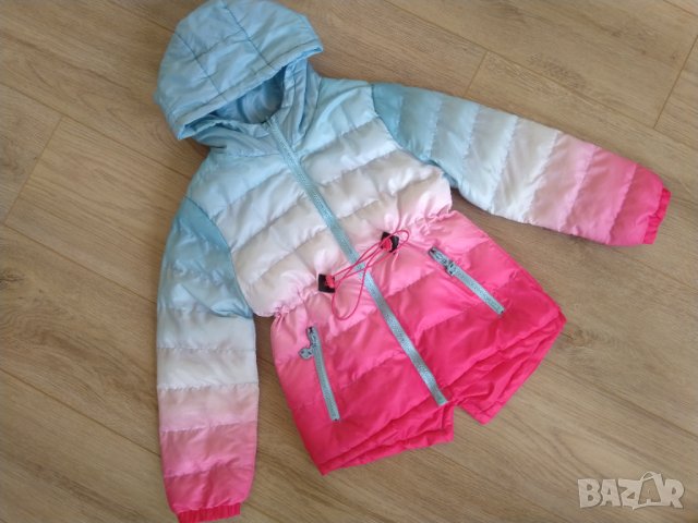 Красиво детско яке в преливащи цветове