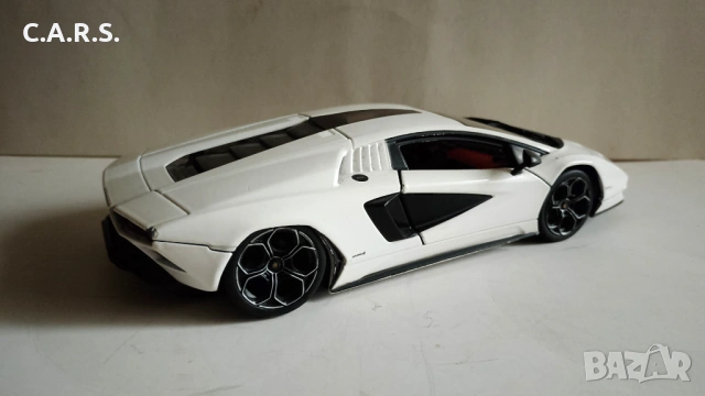 Колички Bugatti, Lamborghini и Volkswagen T1 - Мащаб 1:24, снимка 17 - Колекции - 53062687