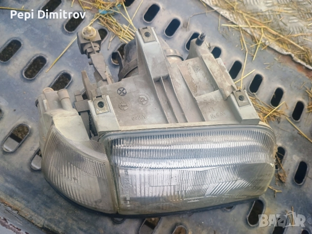 Десен фар Рено Клио 1(1990г. -1998г.) - , снимка 3 - Части - 52549821
