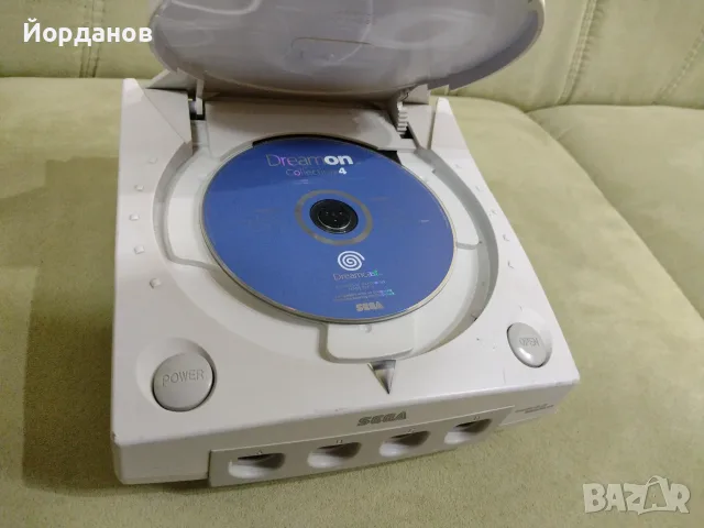 конзола Sega Dreamcast , снимка 5 - Други игри и конзоли - 55779060