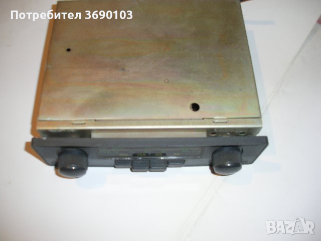 Старо, работещо автомобилно радио "РЕСПРОМ", снимка 1 - Радиокасетофони, транзистори - 40258139