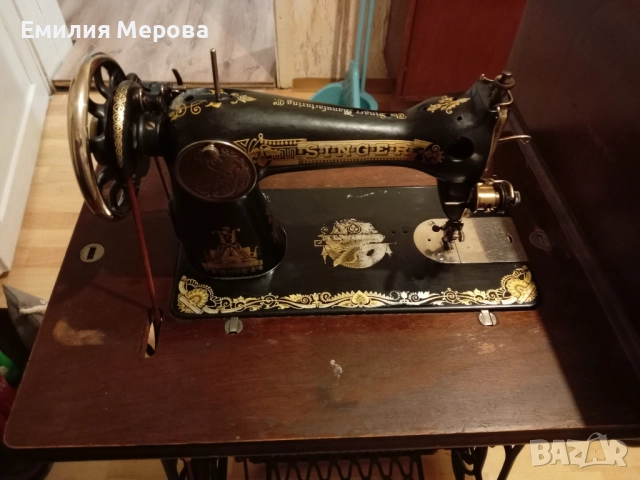 Продавам АНТИЧНА Шевна Машина SINGER , снимка 3 - Антикварни и старинни предмети - 52282932