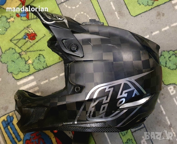 каска D4 CARBON HELMET W/MIPS STEALTH BLACK / SILVER size L Troy lee designs TLD, снимка 3 - Велосипеди - 52416396