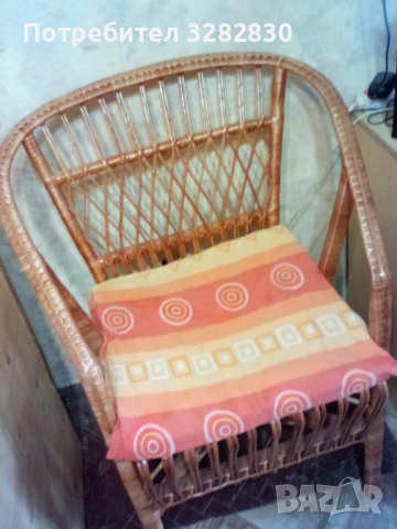 Трапезна  плетена   на две нива и два плетени трапезни стола тип фотьойли, снимка 5 - Маси - 44125304
