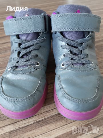 Детски кецове за момиче Adidas 32, снимка 10 - Детски маратонки - 42797694