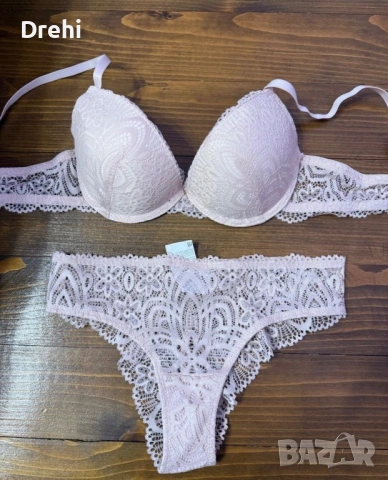 Дамски комплекс сутиен 75Б и бразилки М размер 