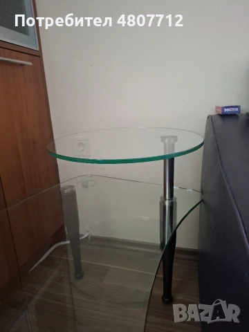 стъклена холна масичка