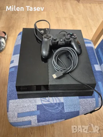 Playstation 4  с един джойстик