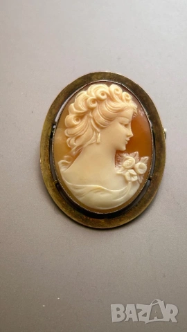 Сребро с камеа