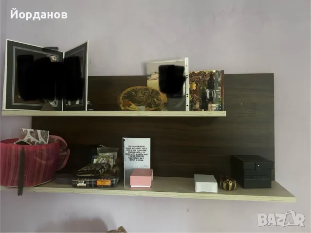 Етажерка за стена с две полици