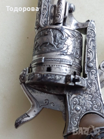 Прекрасно старо револверче с уникално красива гравюра,револвер,пищов, ятаган, сабя, 1 960 лв, снимка 6 - Антикварни и старинни предмети - 52093652