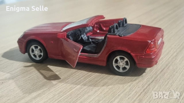 Метална колички Mercedes-Benz, снимка 4 - Коли, камиони, мотори, писти - 52506674