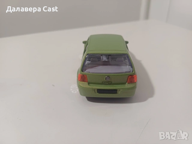 1/43 Volkswagen Golf 4 Bburago Italy , снимка 7 - Колекции - 54337105