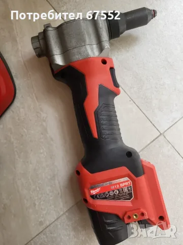 Акумулаторна нитачка Milwaukee M12 BPRT. С батерия и зарядно, снимка 2 - Други инструменти - 55859155