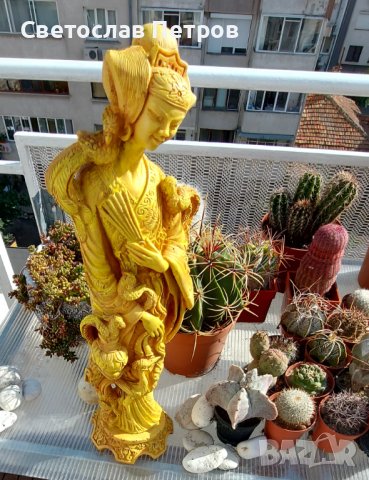 Статуетка на гейша