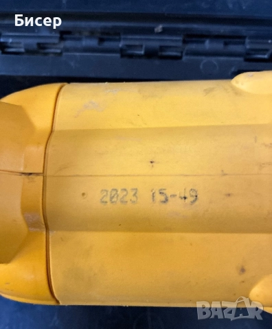 Саблен трион Dewalt DWE 305, снимка 4 - Други инструменти - 52013950